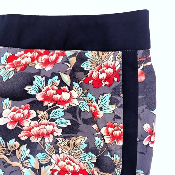 Elevenses | Anthropologie Floral Bird Tapered Tuxedo Ankle Trouser Pants | 6 - Picture 5 of 14